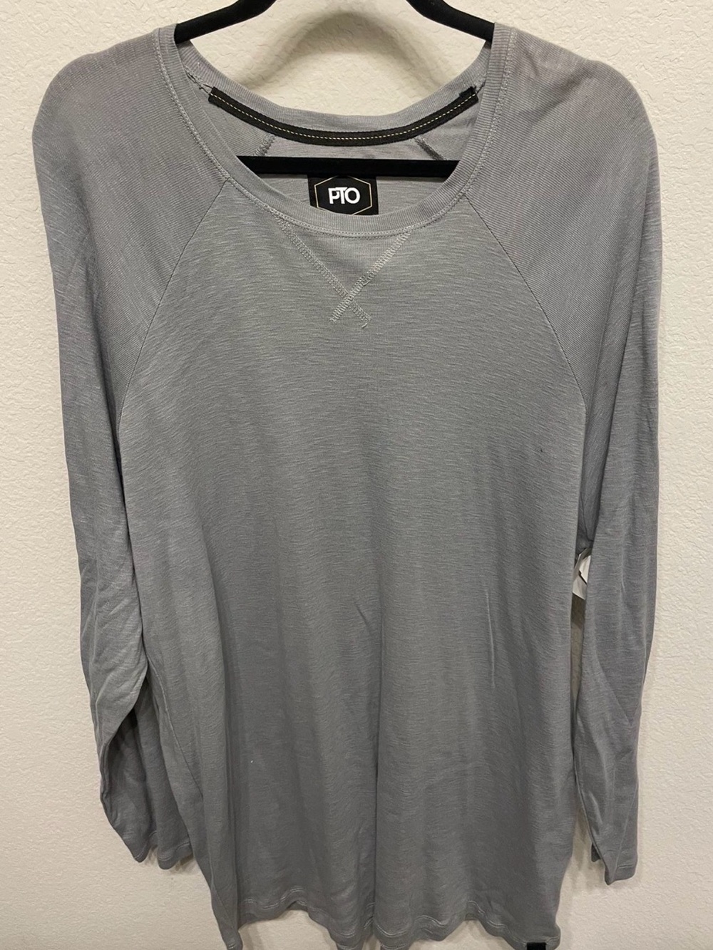 Pto Men's Long Sleeve Crewneck Shirt in Heather Gray